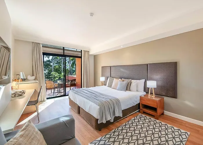 Harbourfront Resort - King Studio With Balcony & Pool