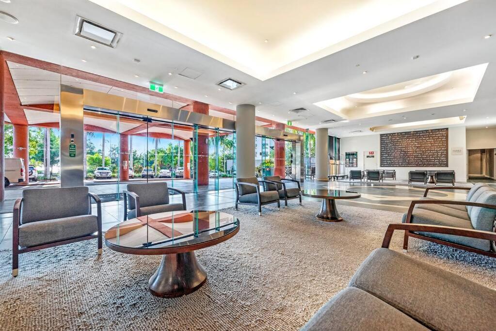 Harbourfront - King With Balcony & Pool